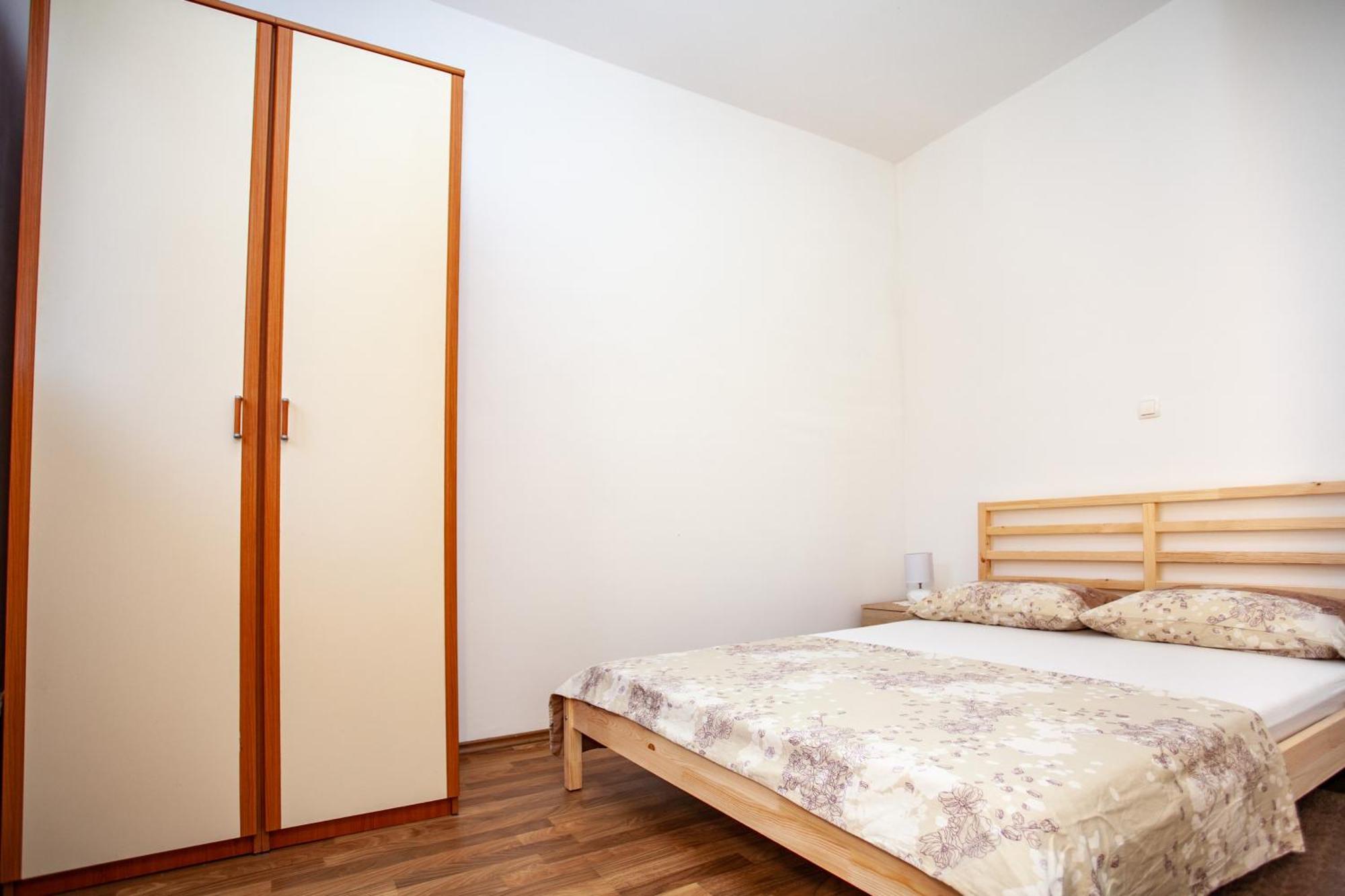 Ap Punta Next To Sandy Beach, Apartment With Garden 오미스 외부 사진