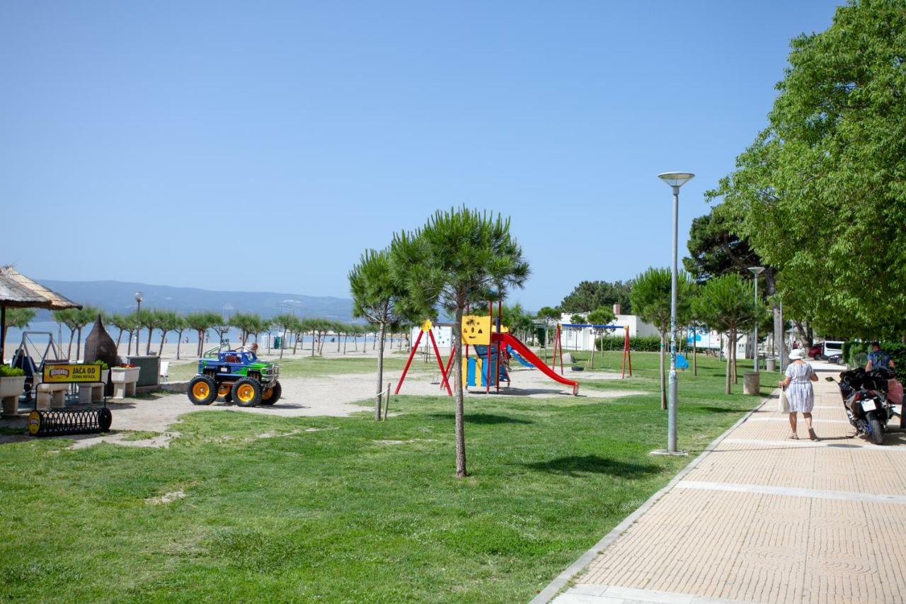 Ap Punta Next To Sandy Beach, Apartment With Garden 오미스 외부 사진